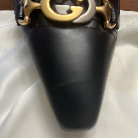 Gucci
Women's Zumi Pointed-Toe Pumps - Picture 4 of 8